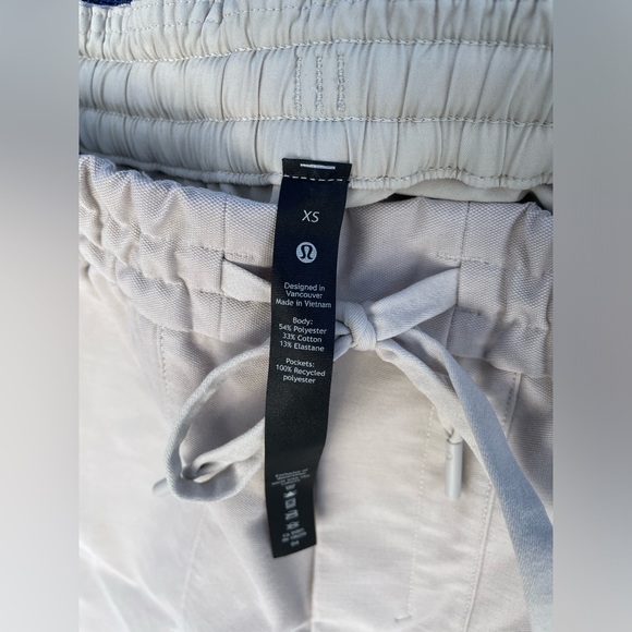 Lululemon men’s cream utilitech pants - Picture 3 of 5